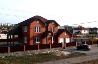 Продам новий житловий будинок з сучасним плануванням, розташований в мікрорайоні Половки,