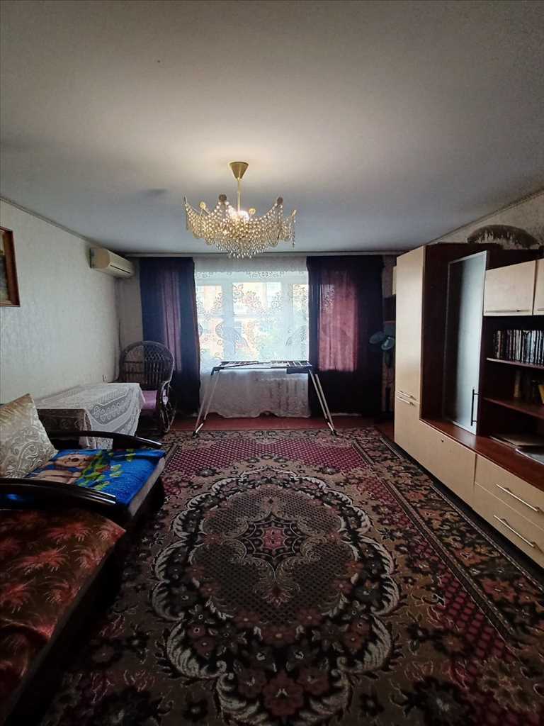 Трикімнатна квартира на Чайковського