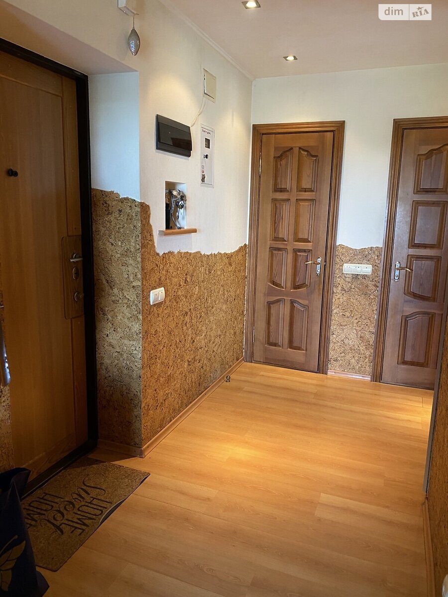 Фотографии, Продам двокімнатну квартиру на Ватутіна